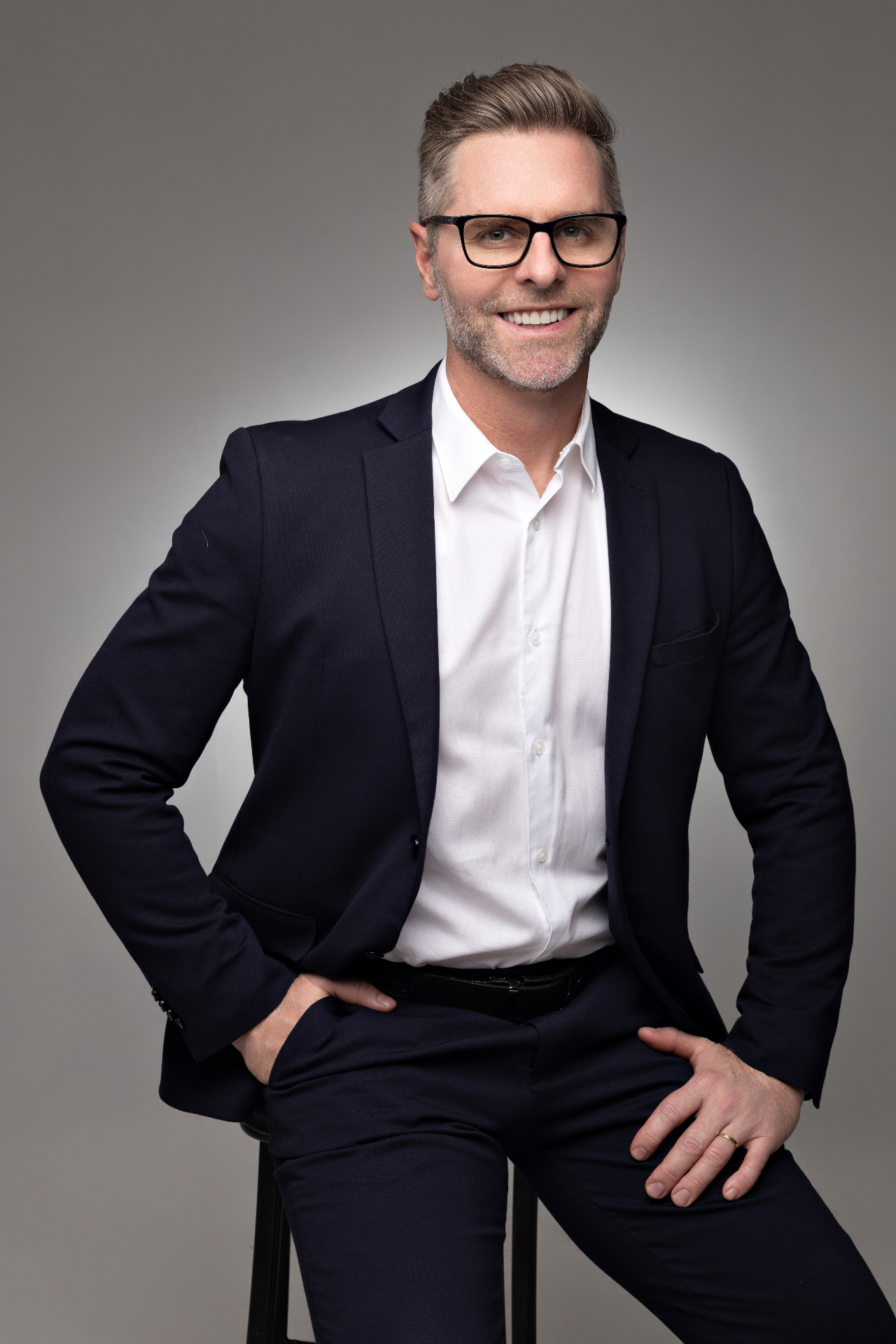 Dr. Fernando Viek